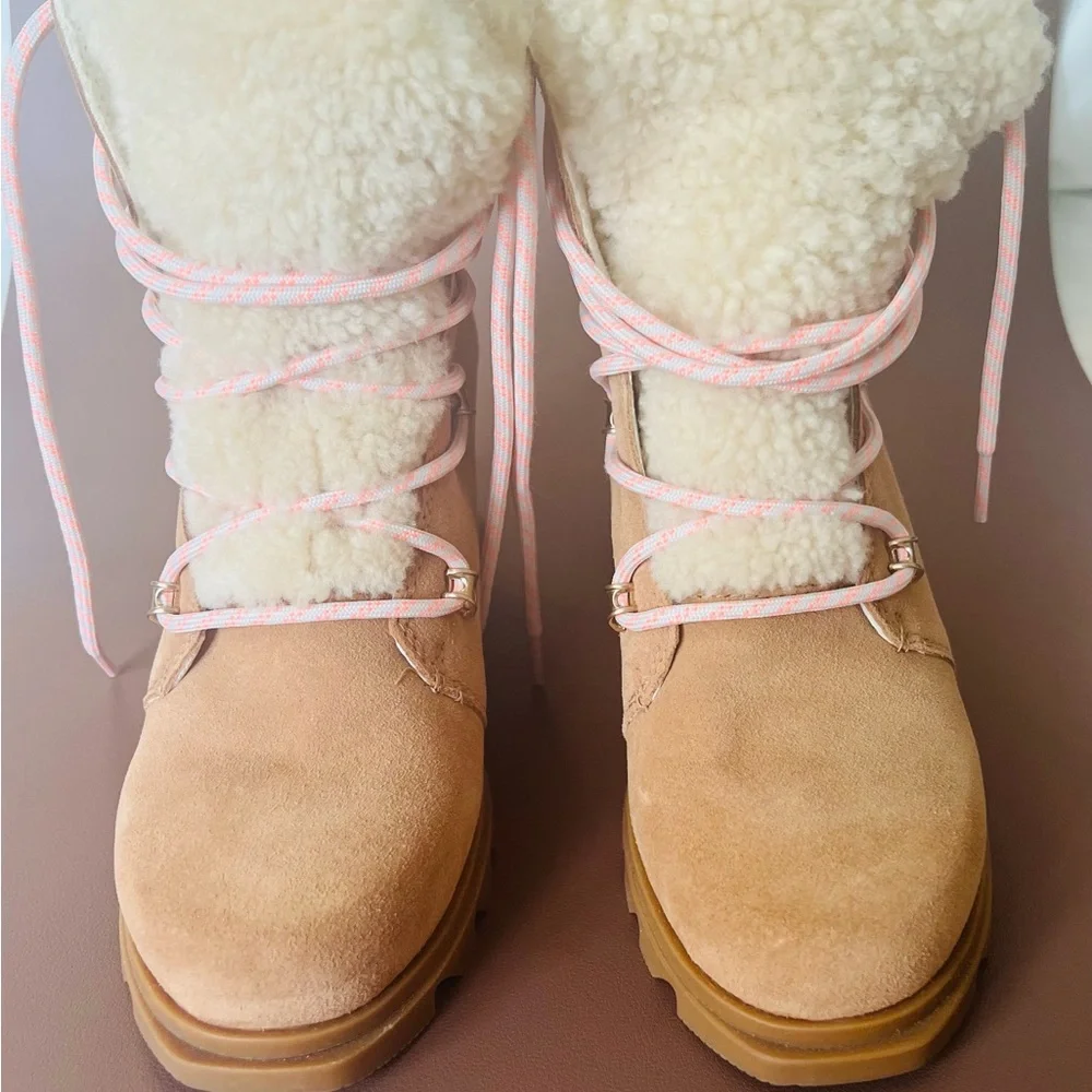 Sorel Joan of Artic Wedge Lace Up Fur Boots Tan EUC - Picture 12 of 13